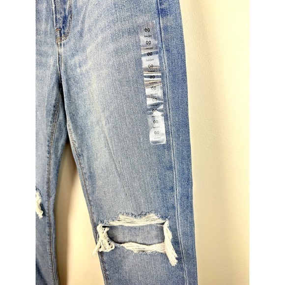 NWOT American Eagle Ripped "Mom Jean" size 00 SHORT - Picture 4 of 8